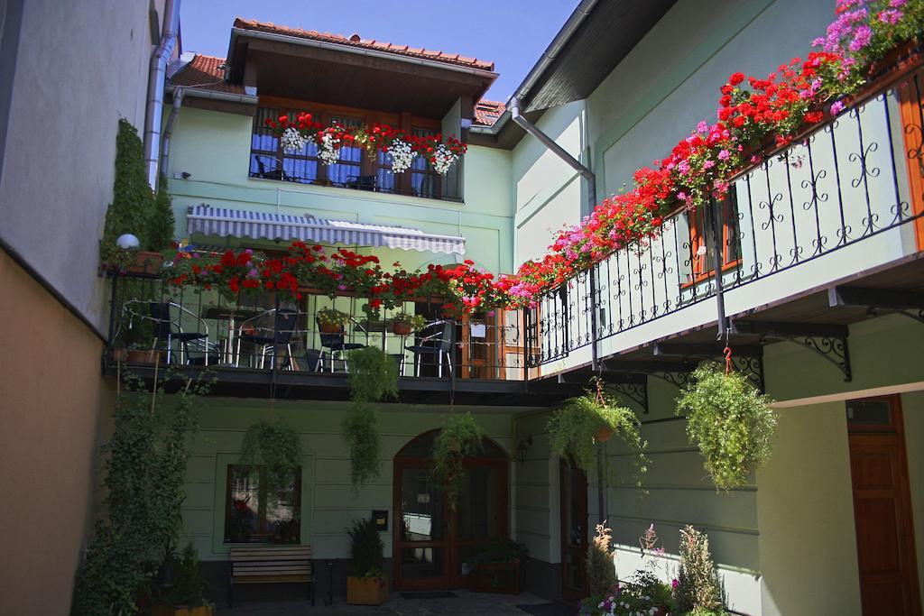 Boutique Penzion Slovenska - Penzion Bella Sicilia Πρέσοβ Εξωτερικό φωτογραφία